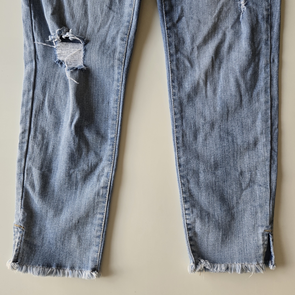 Kensie The Effortless Skinny Crop Light Blue Skinny Jeans - Picture 9 of 14